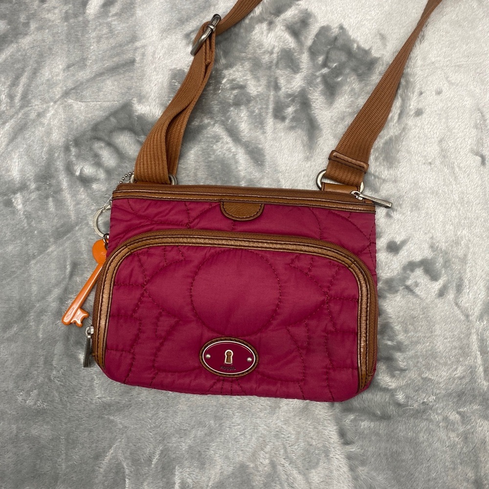 Fossil KeyPer Crossbody Purse Raspberry Quilted Adjustable Strap Key